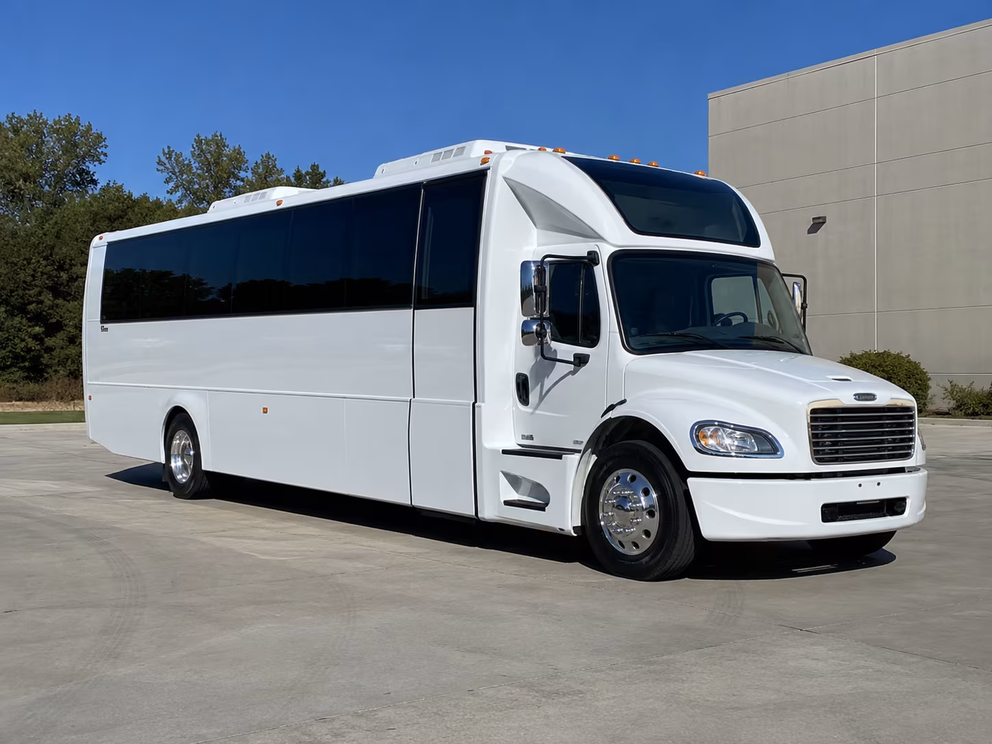 dover 28 passenger party bus